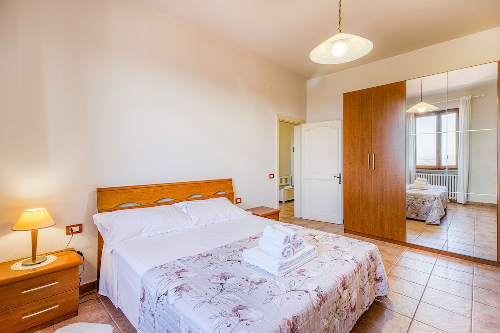 Home Boccaccio Terrace and Chianti View 1