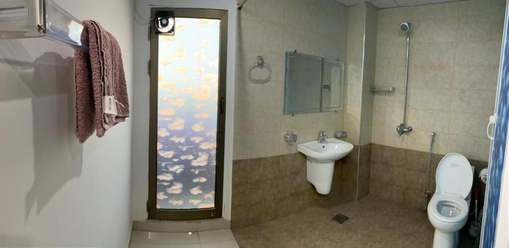 Faizi Apartments