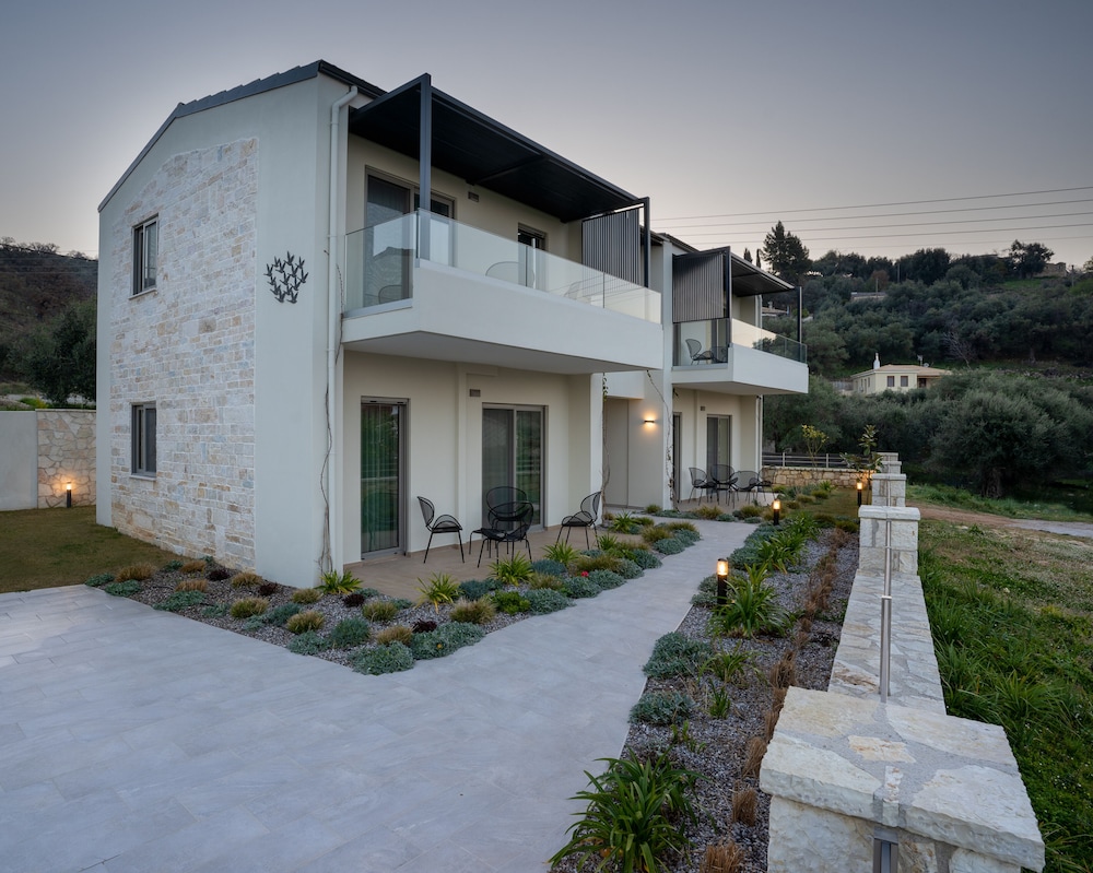 Hotel Sarah Luxury Rooms - Image 1