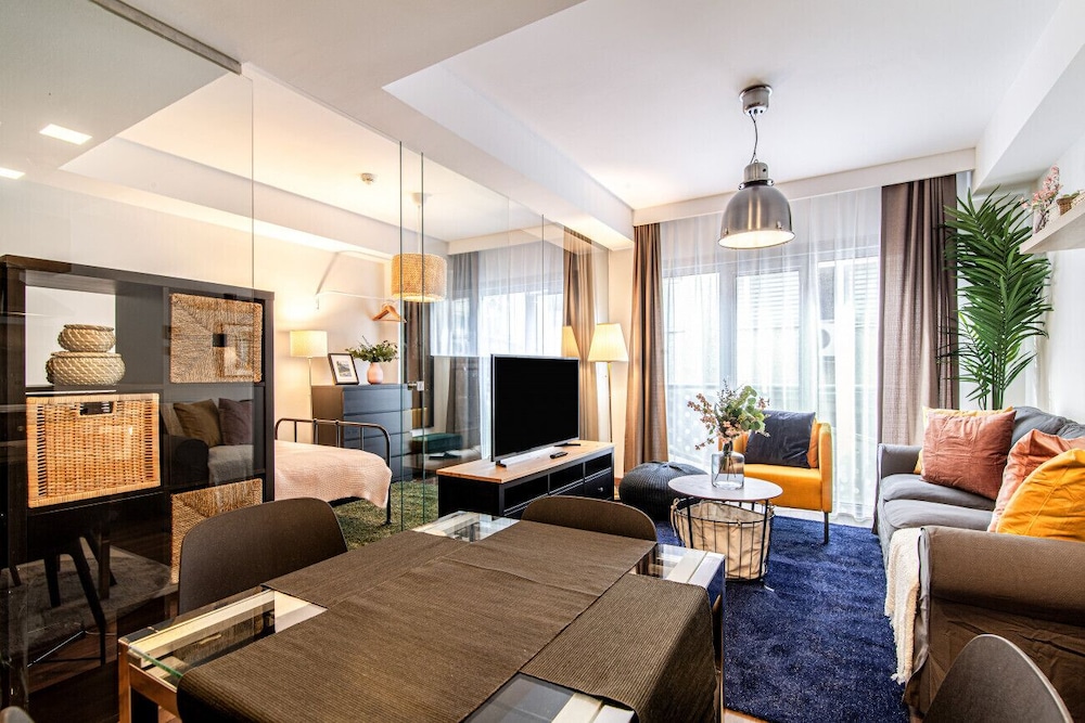 Fully Furnished Flat With Balcony in Sisli
