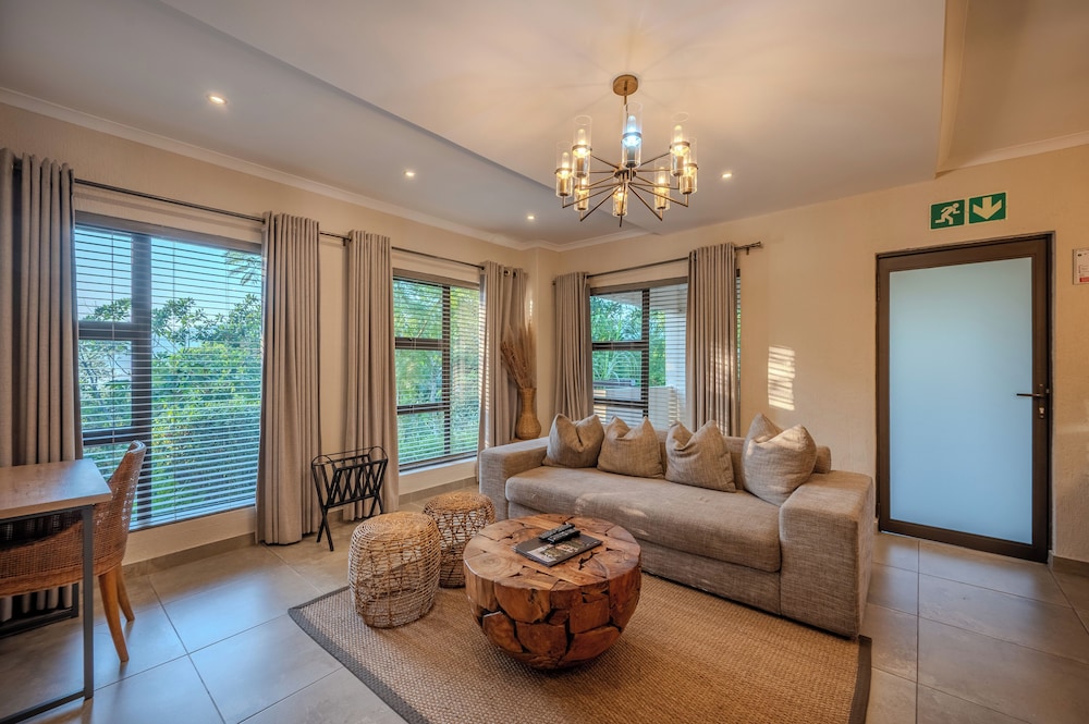 Bushbaby Valley Lodge