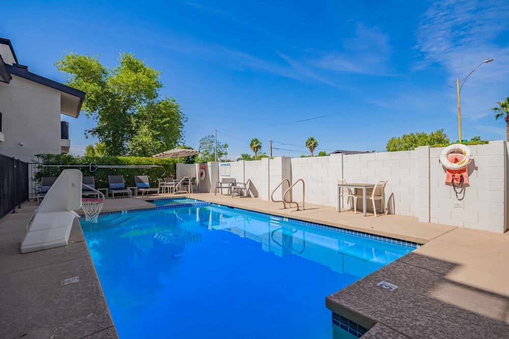 NEW Desert Standard Modern 3-level Oasis