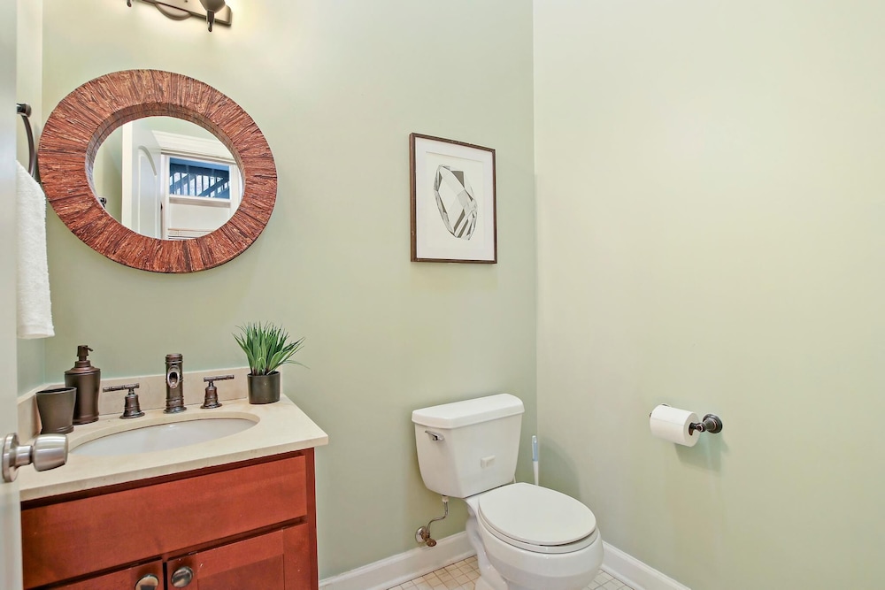 Upscale 4BR in Wicker Park - Damen 1R