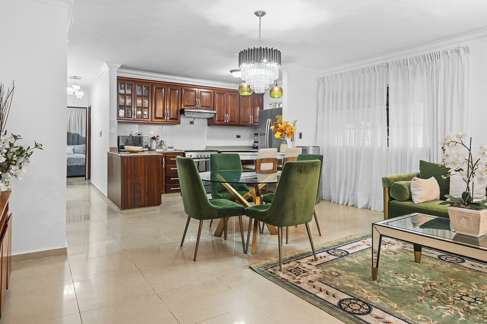COZY ELEGANT 2BR SPACE