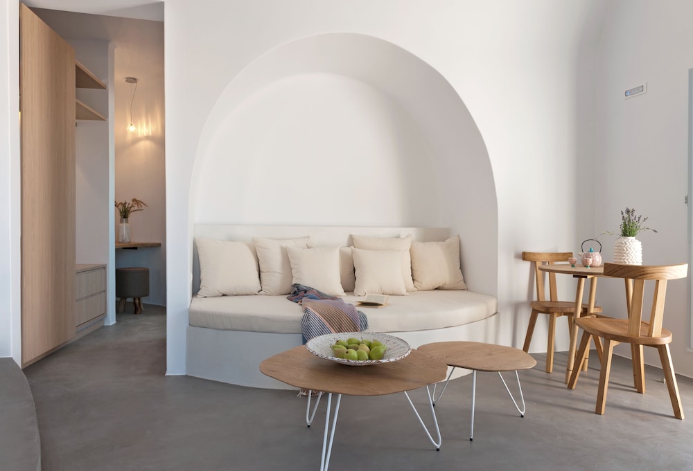 Santorini Heights