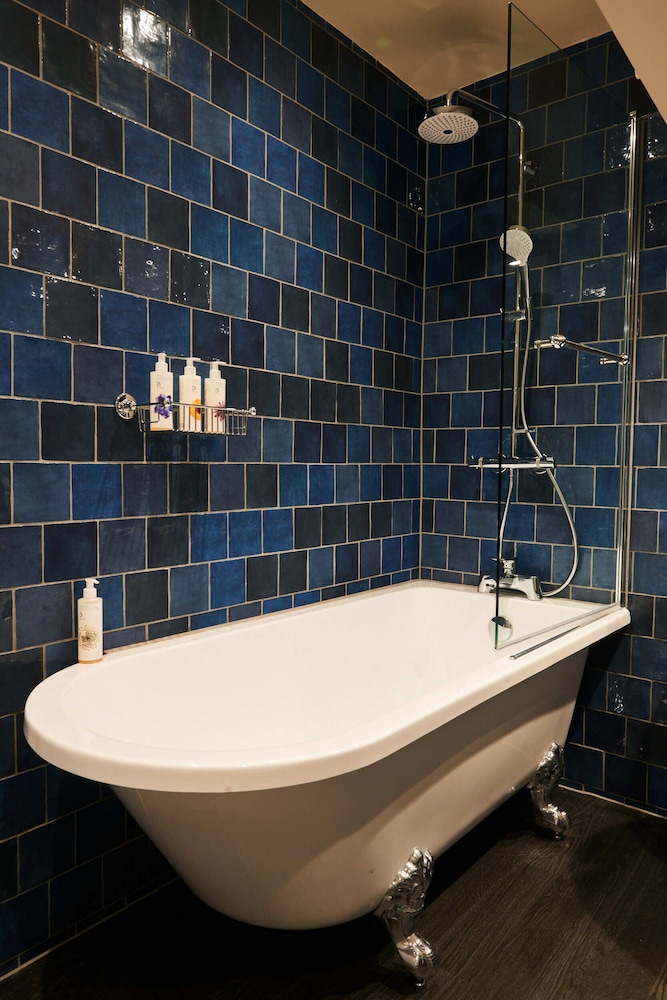 Woodstock Vacations - Kings Arms Hotel - Property Image 5