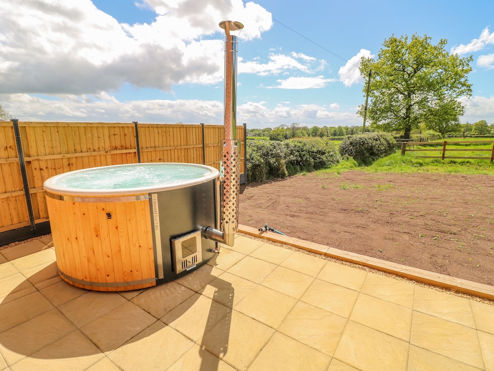Acorn Lodge