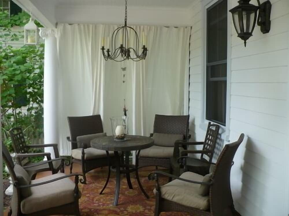 Niagara-on-the-Lake Vacations - Copper Dreams Bed and Breakfast - Property Image 3