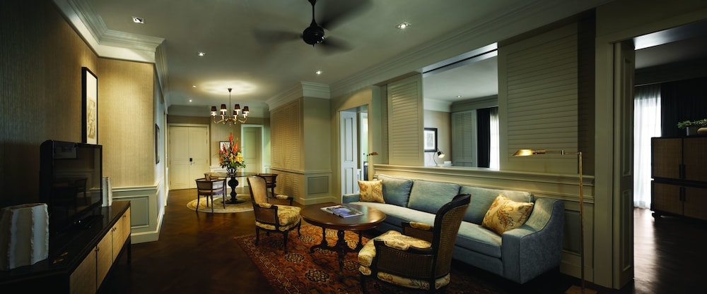 Eastern & Oriental Hotel 27