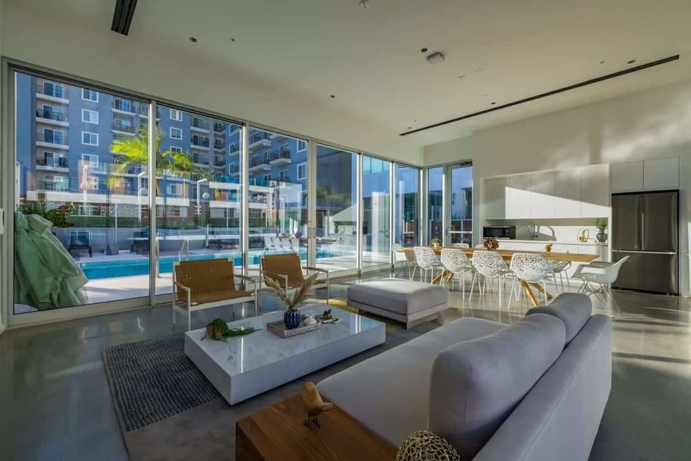 @ Marbella Lane - Grand 2BR w/ Beach & Ocean Views