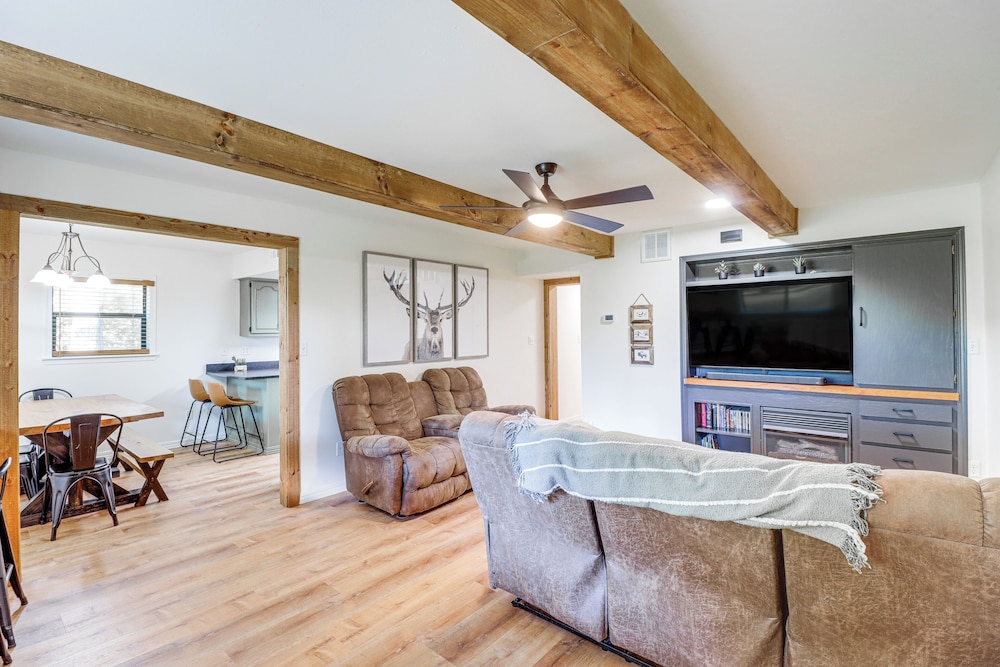 2 Mi to Buffalo River: Peaceful Family Retreat
