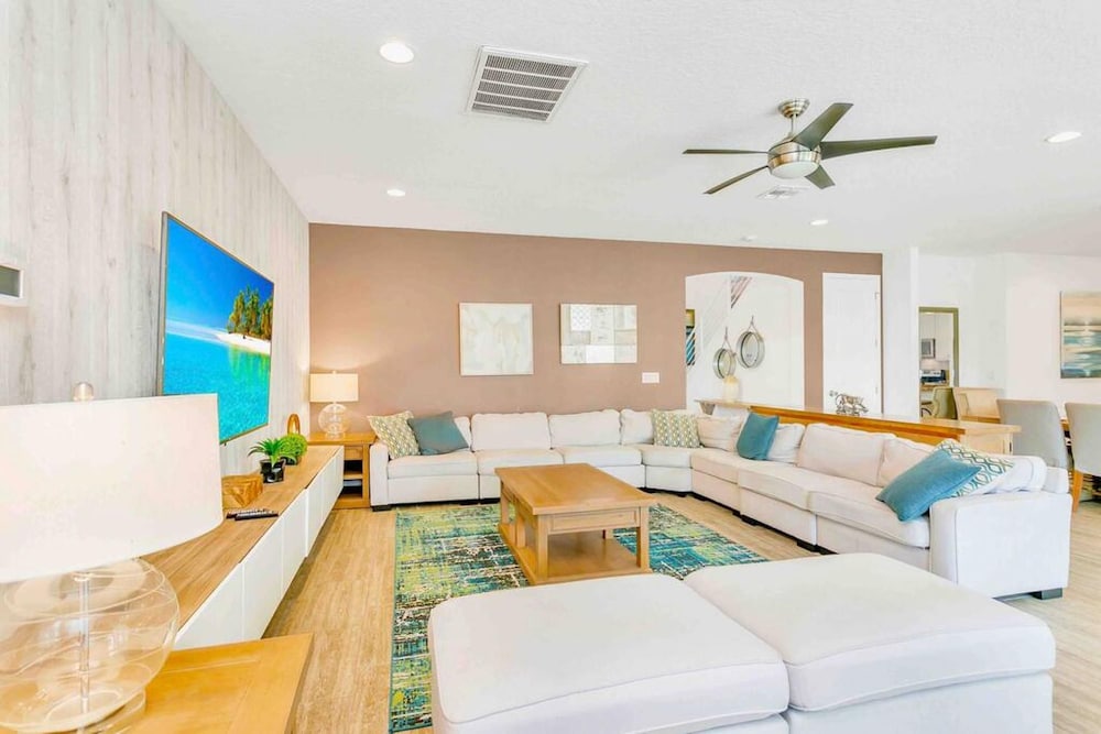 Super Size - 11br Spacious Home w Pool HOT TUB