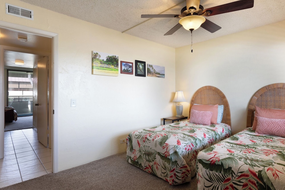 White Sands Village 214 Modern Condo for 4 w/ Enviable Ocean Views!