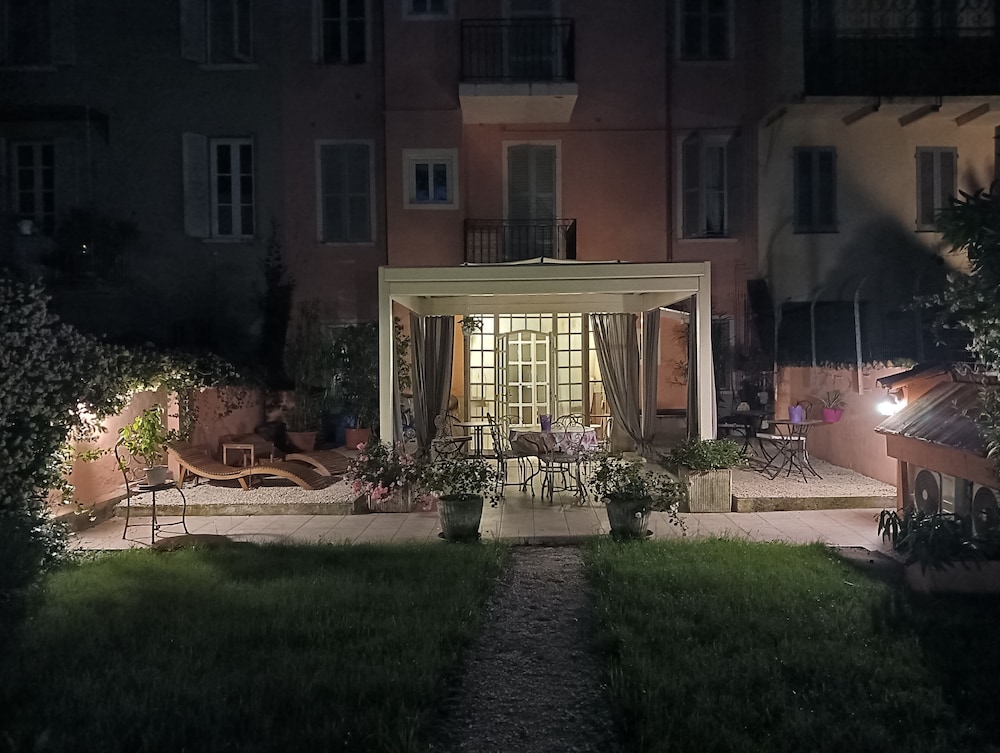 AriediParma - Rooms & Apartments