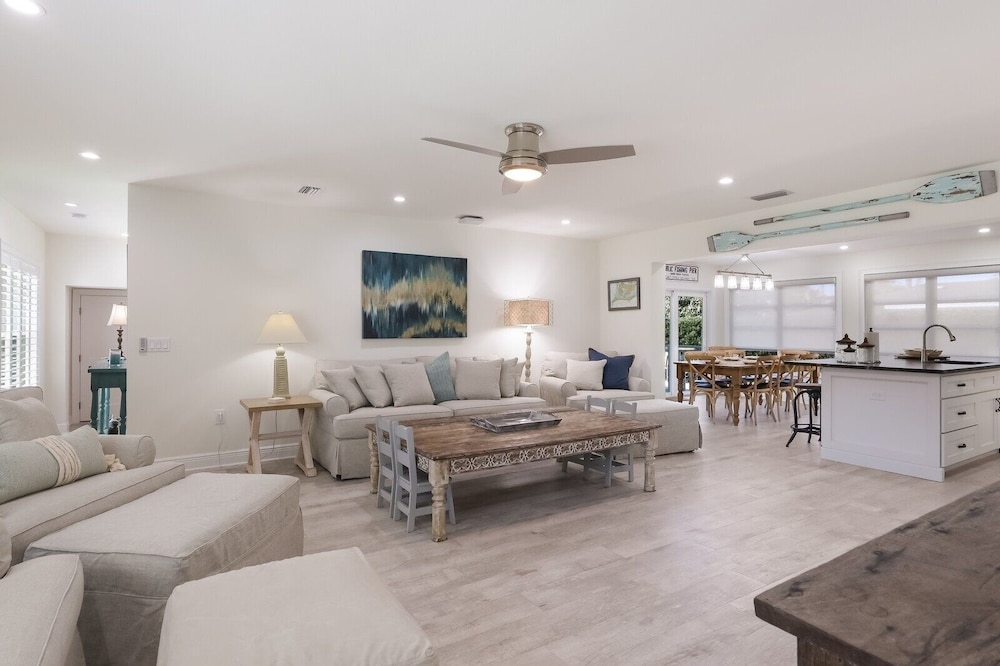 Surf Riders 4 Bedroom Home