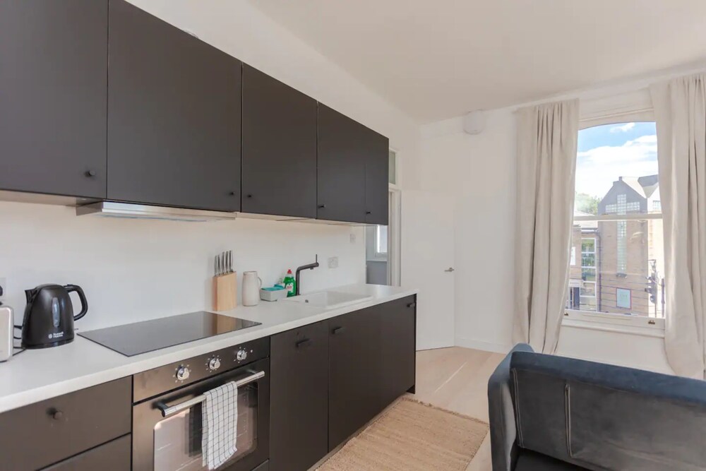 The Perfect 2 Bedroom Family Apartment in West Hackney