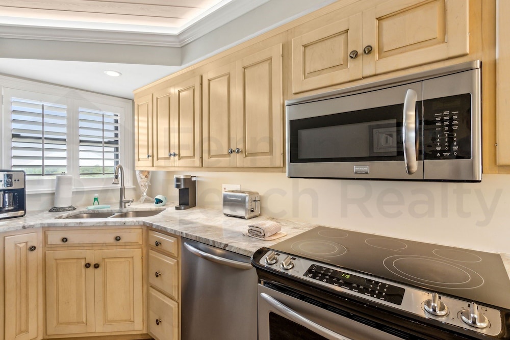 667 Amelia By The Sea 3 Bedroom Condo