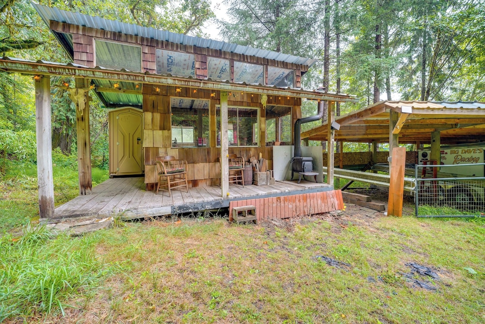 Explore Mt St Helens: A-frame Chalet w/ Deck!