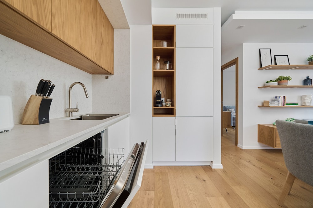 Walońska 16 by Renters Prestige view 3