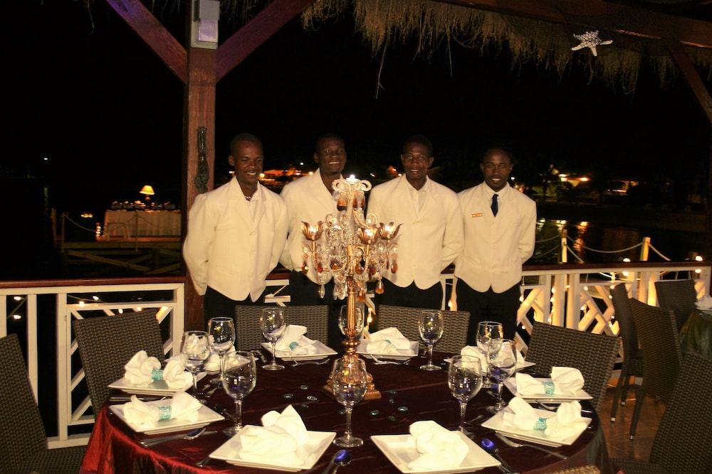 Abaka Bay Resort