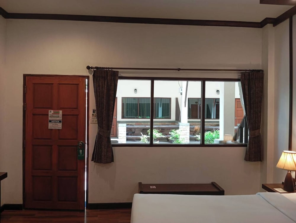 Phangan Bayshore Resort