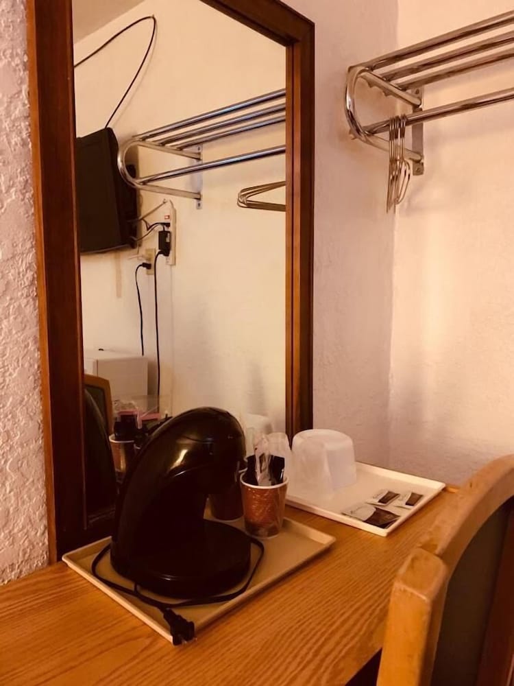 Economy Inn