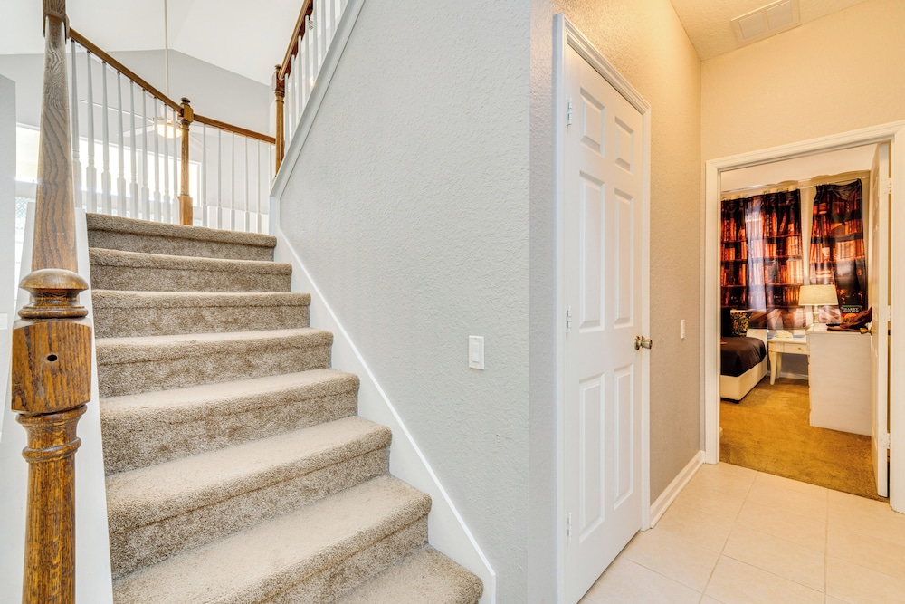 3 Mi to Disney: Family-friendly Home!