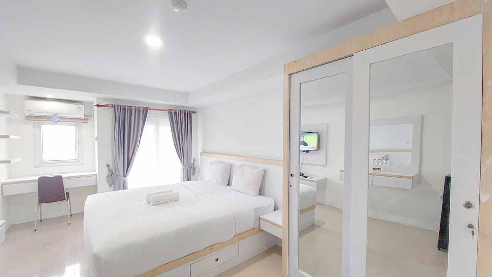 Relaxing Studio Apartment at Mansyur Residence