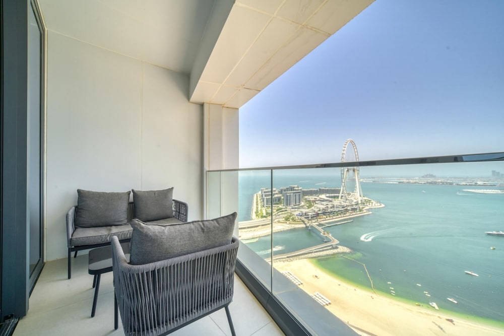 Serene Beachfront Ain Dubai View at Address JBR