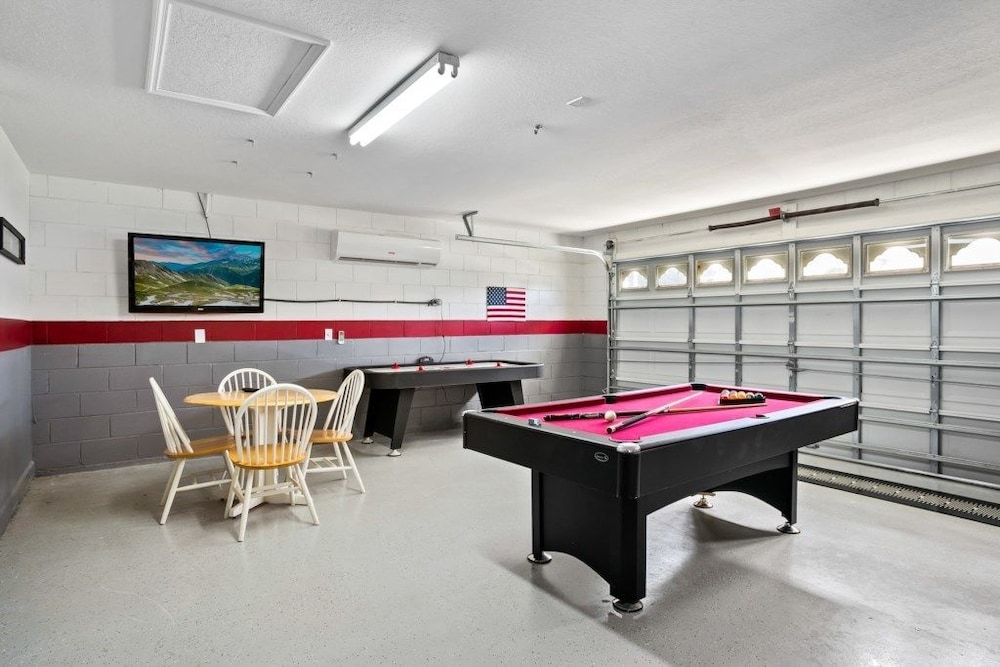 7BR Pool Home Emerald Island by SHV-8409