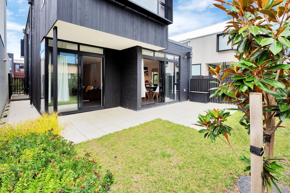 Wonderful Hobsonville Three Bedroom Home