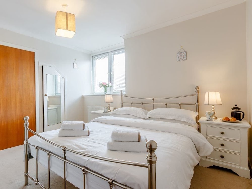 City Apartment With Rural Charm view 3
