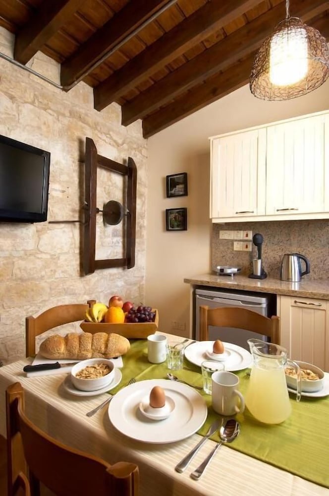 Arsorama Village Homes view 4