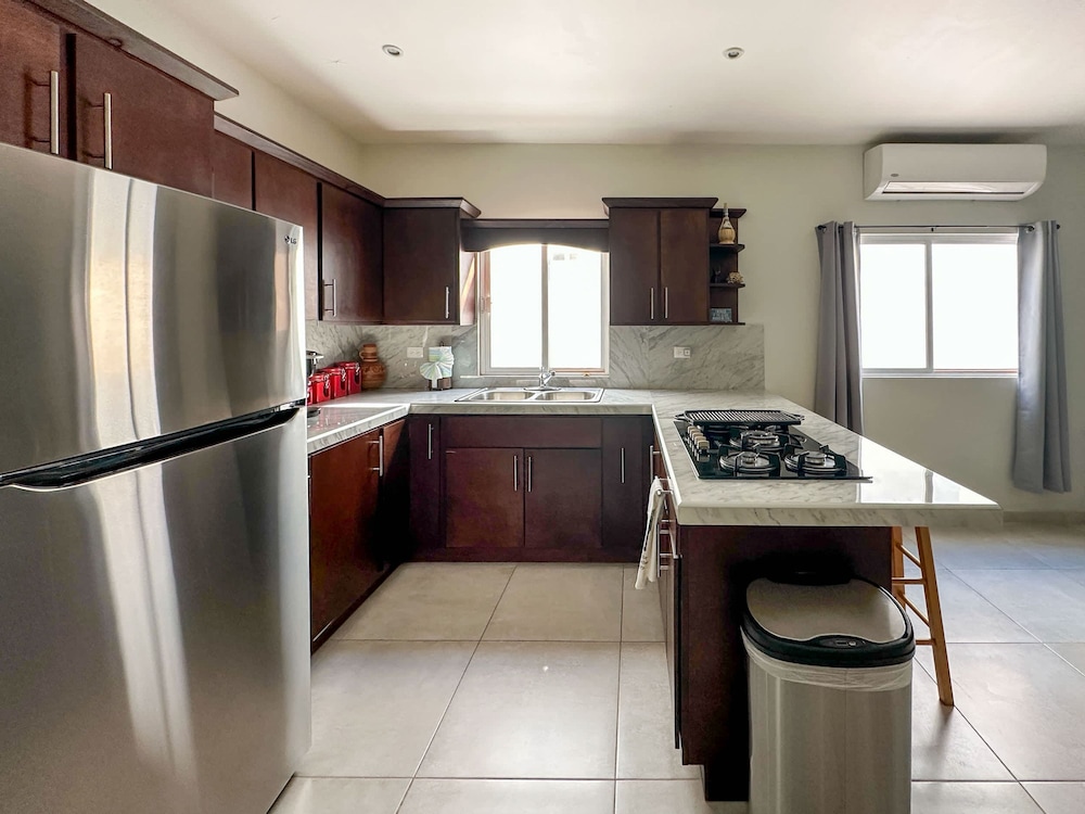 Town Shore Escape 3BR Haven
