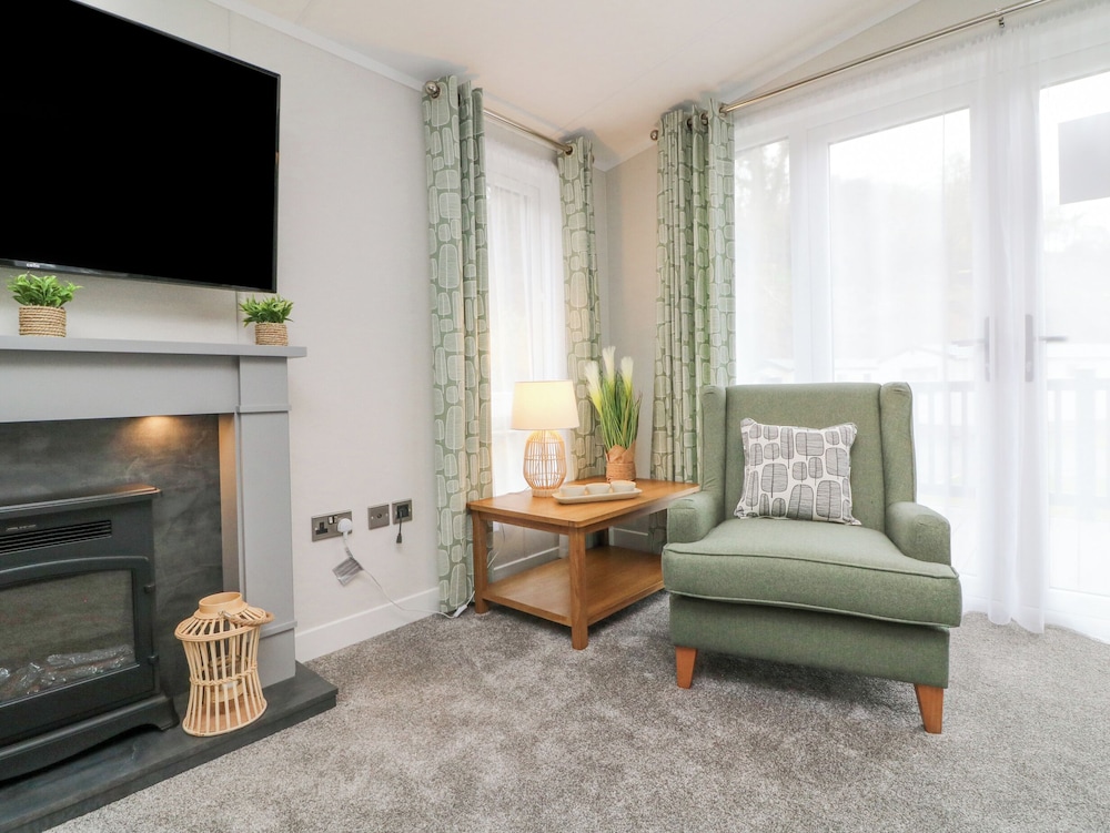 18 Manleigh Park