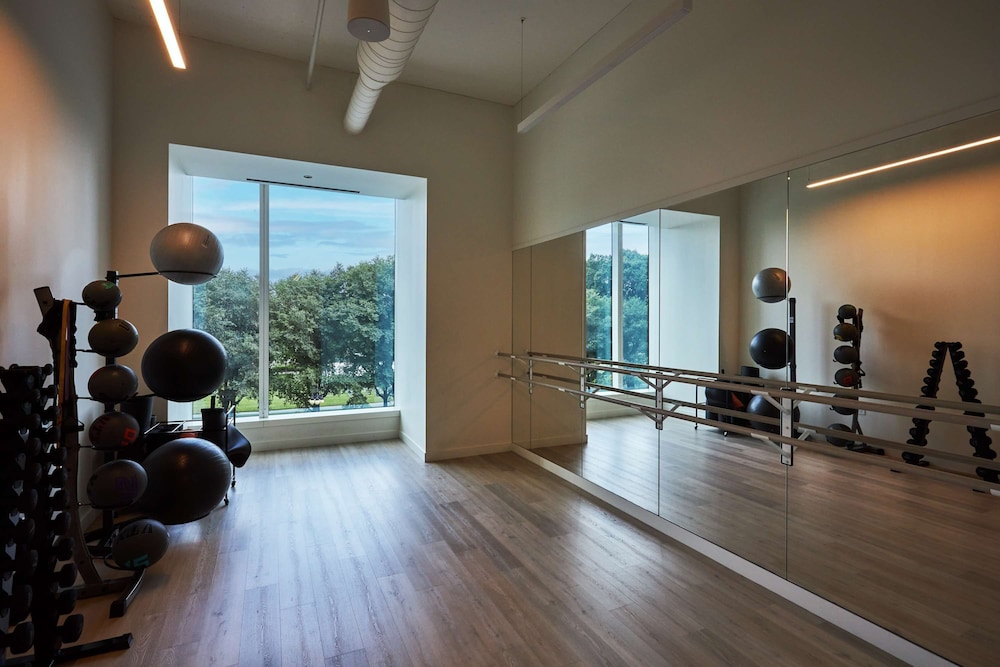 Sky-high Living Lake Views Elite Experience