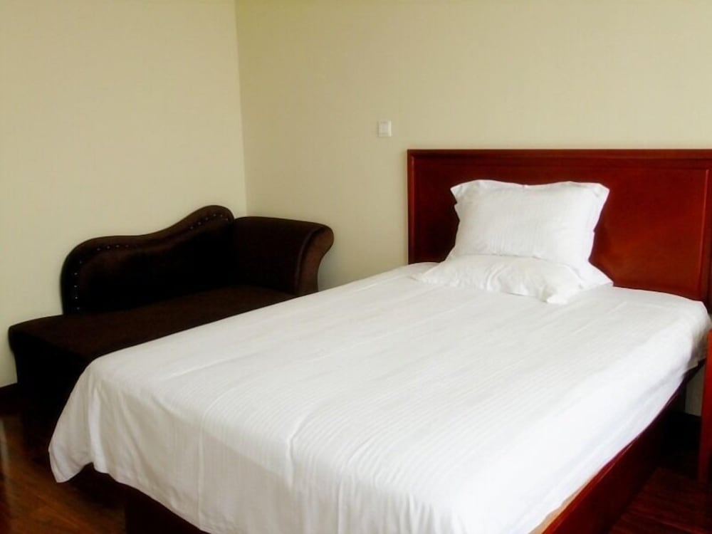 GreenTree Inn Jiangsu Suzhou Kunshan Huaqiao Household Building Materials City Shell Hotel