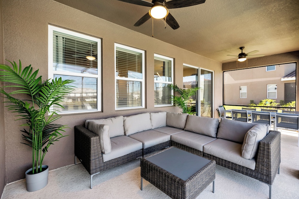 Solterra- LakeView - Private Pool & Spa