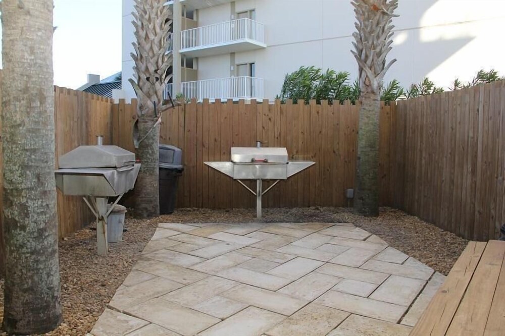 Pelican Pointe 1406