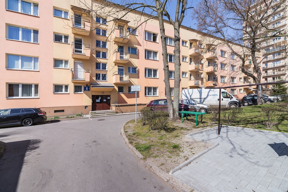 Apartment Obopolna Krakow by Renters view 3