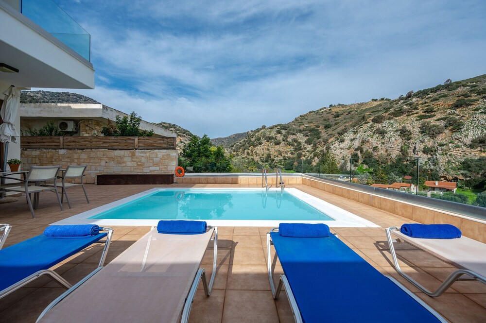 Villa Nikos