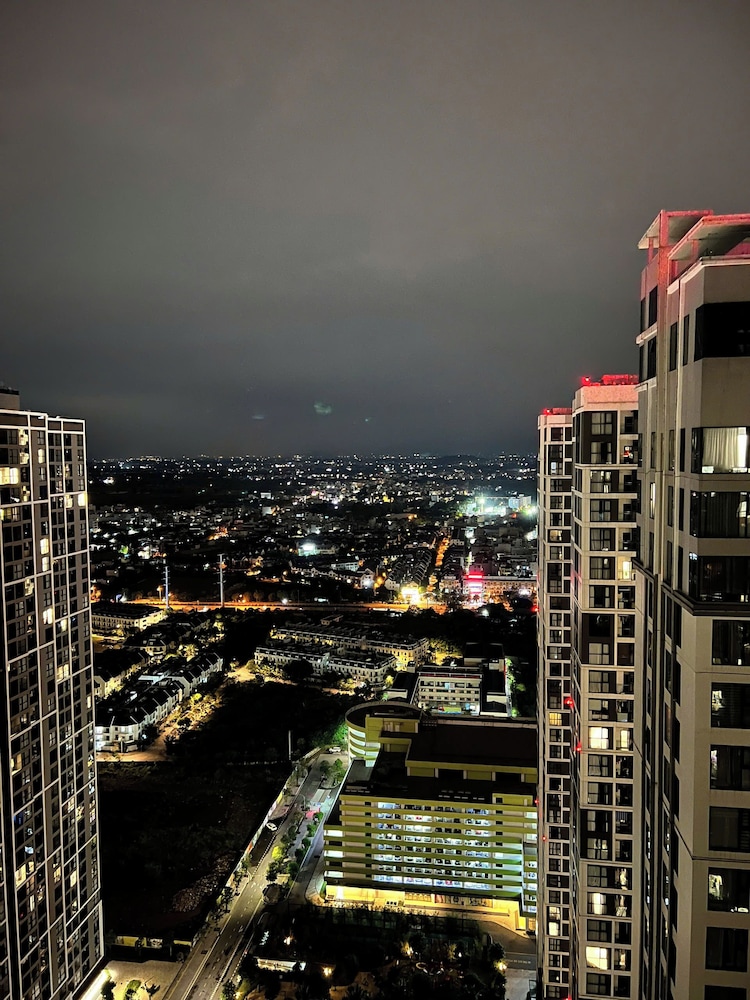 Luxhousing Masteri West Heights