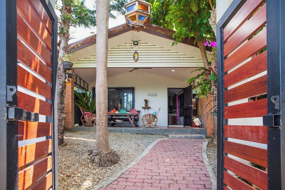 House 4 People sea View 100 m From the Beach