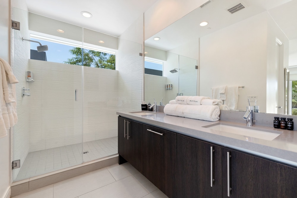 Polo Villa 7 by Avantstay Features Entertainer s Backyard Game Room 260316 5 Bedrooms