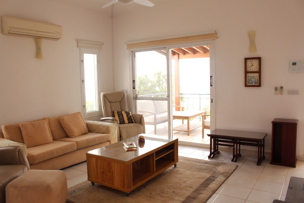 102 PAP - Stay Helios House