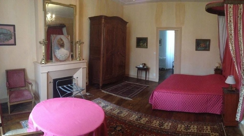 Château Manoir de la Lèche view 2