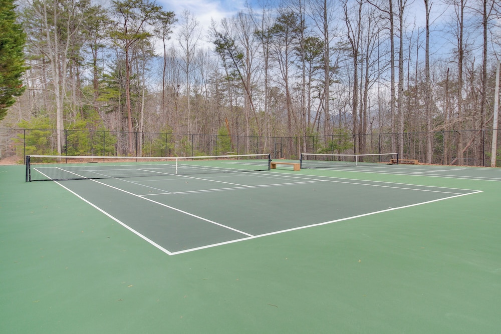Community Perks: Mtn-view Ellijay Cabin w/ Hot Tub