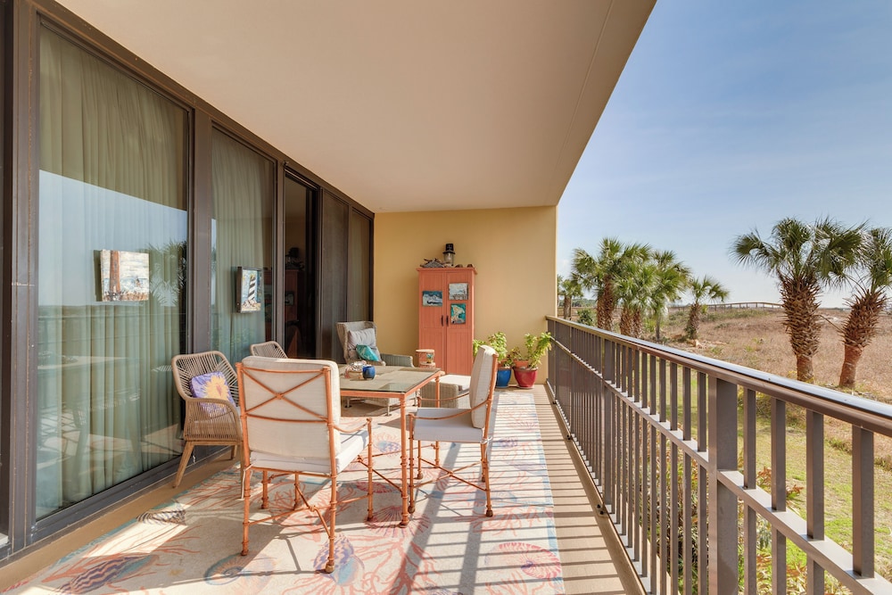 Mardi Gras Boho Chic Condo on the Gulf!