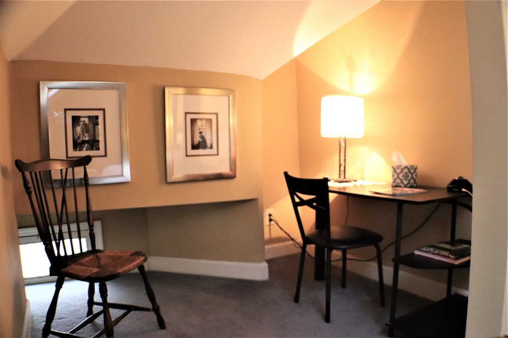 The Lincoln Short North B&B