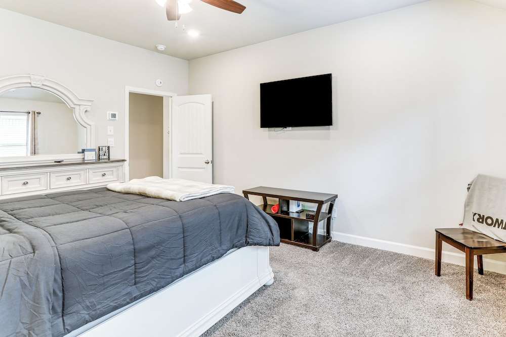Explore Baton Rouge & Lsu: Family Home w/ Yard